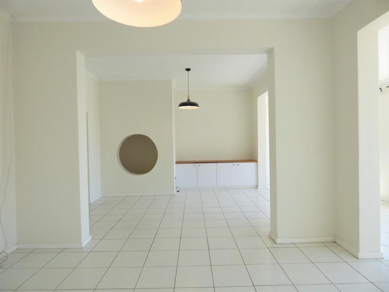 To Let 3 Bedroom Property for Rent in Green Point Western Cape